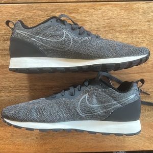 Nike Women’s MD Runner 2 Shoes Anthracite Size 11